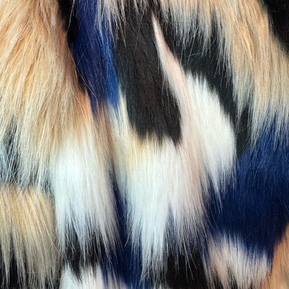NWOT SIX/FIFTY FAUX FUR JACKET - Picture 3 of 9